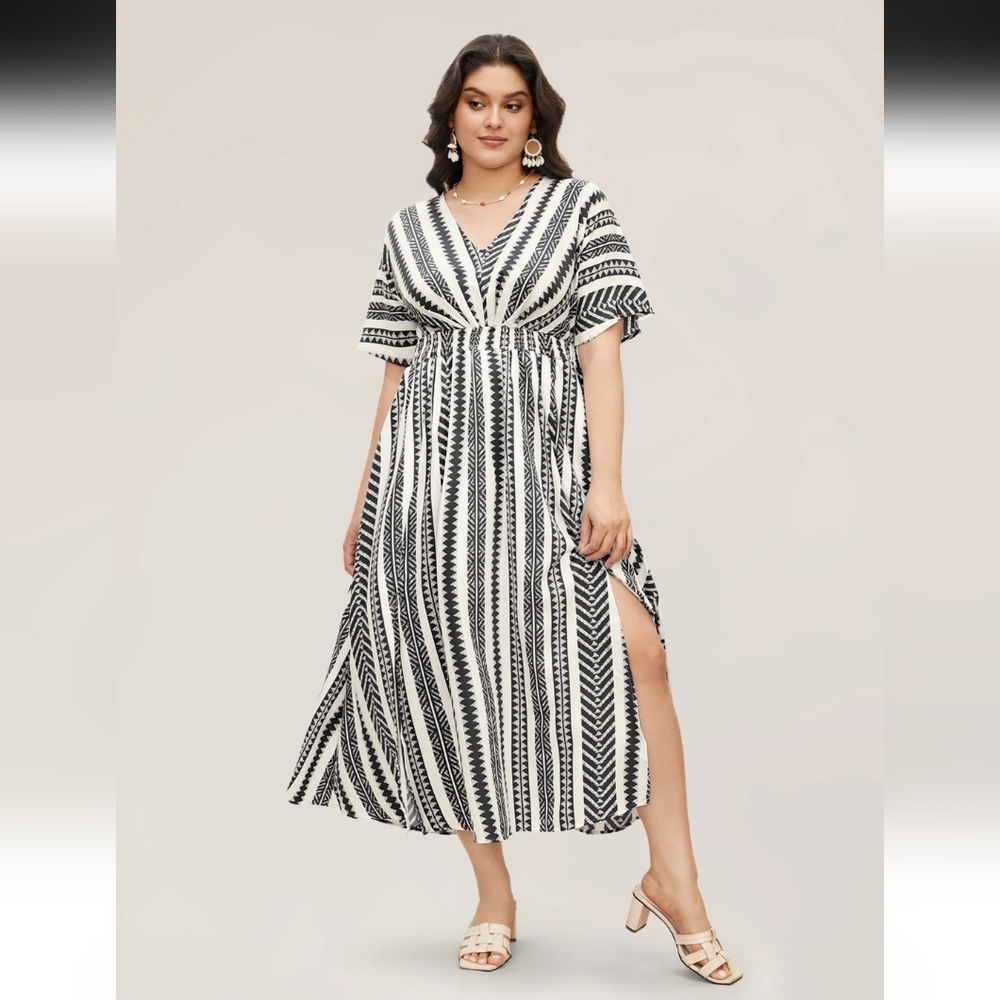 BloomChic NWT Solid Geometric Dolman Sleeve  Dress
